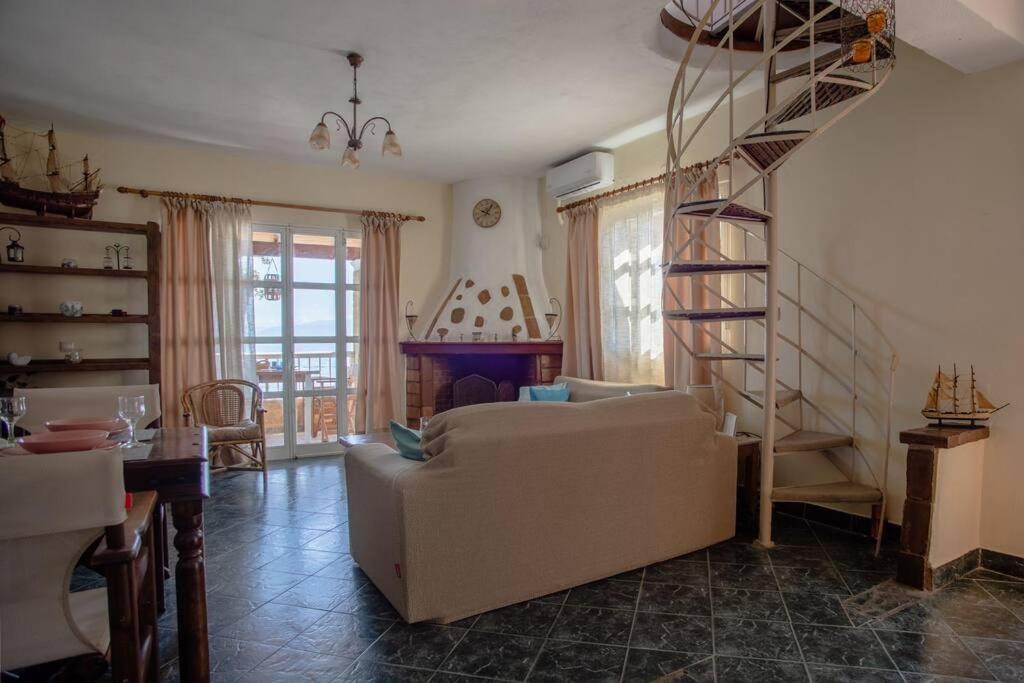 Kohyli Beachfront House Holiday home Agia Pelagia Chlomou