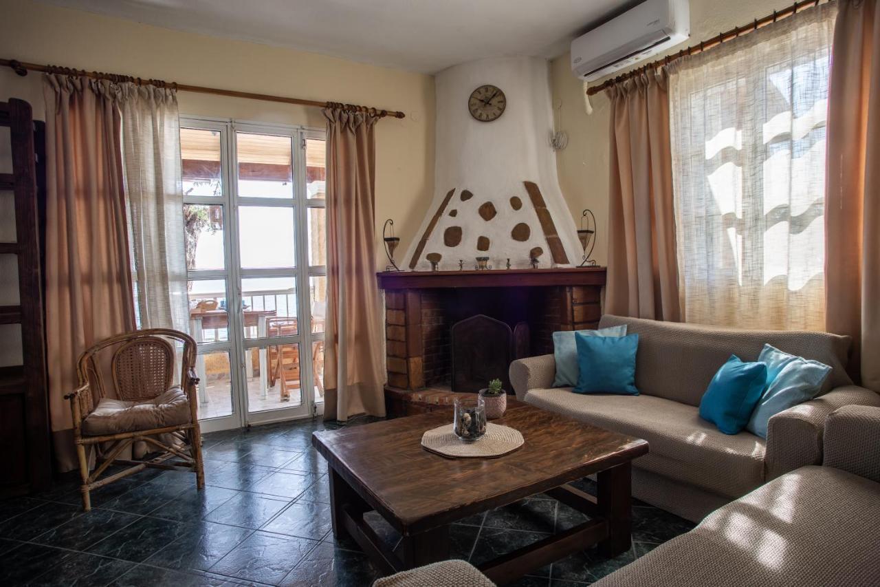Kohyli Beachfront House Holiday home Agia Pelagia Chlomou